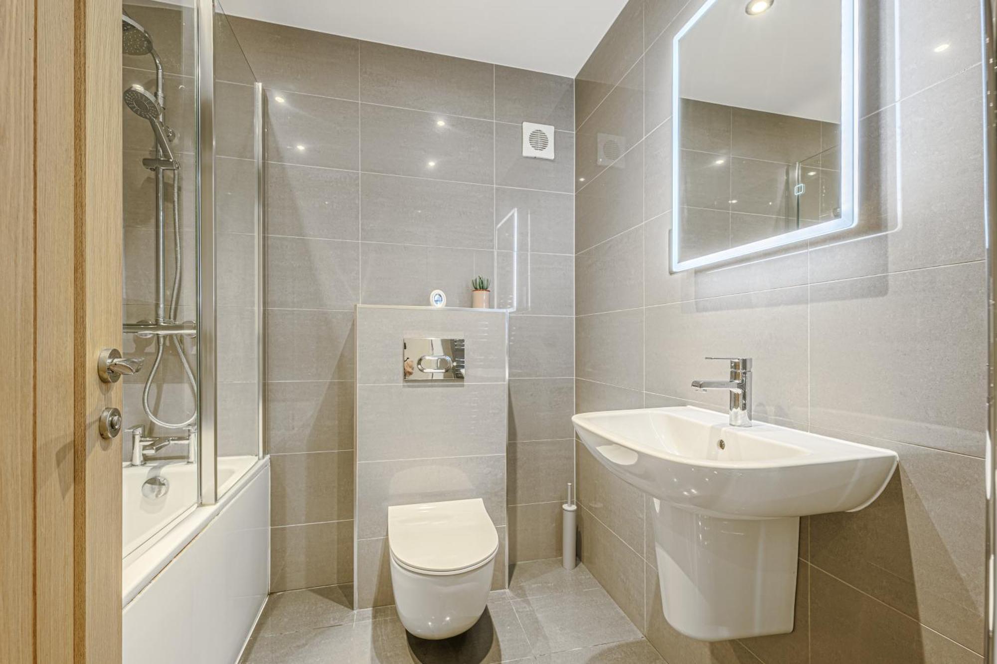 West Residence Μπρόμλεϊ Εξωτερικό φωτογραφία